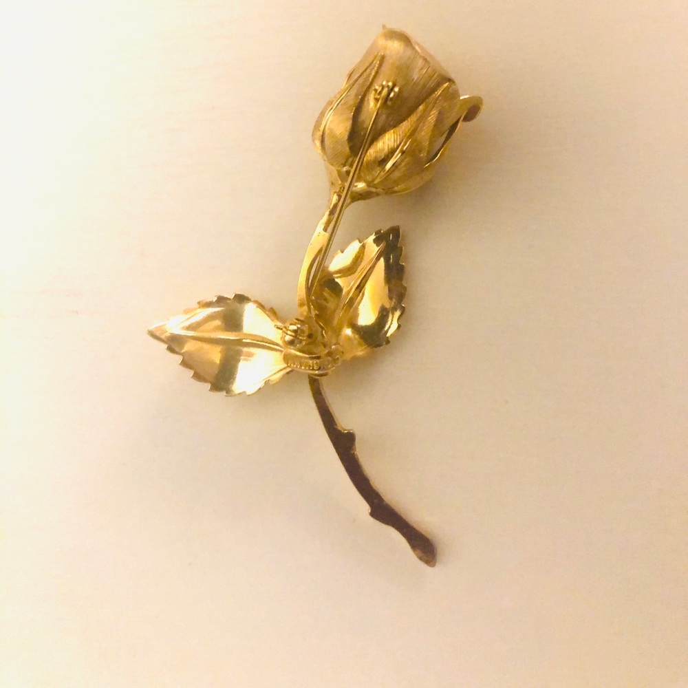 Giovanni Rose Pin - Lovely.